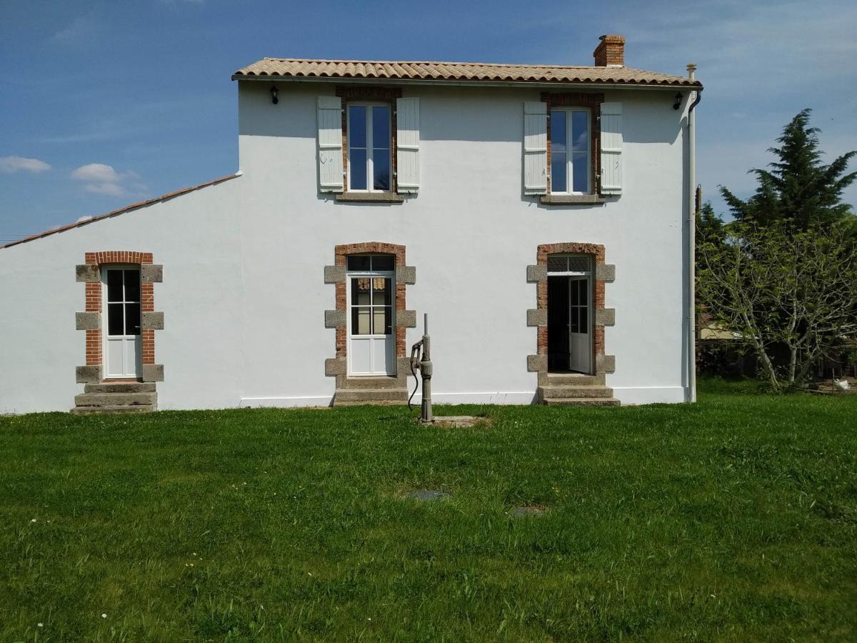 Gite De La Percoterie Le Champ-Saint-Pere Luaran gambar